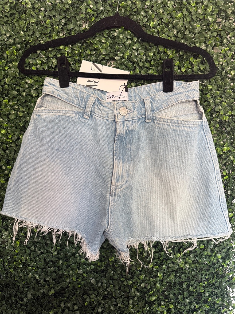 Zara Pale Blue High-Rise Cutoff Denim Shorts Size USA4 EUR36